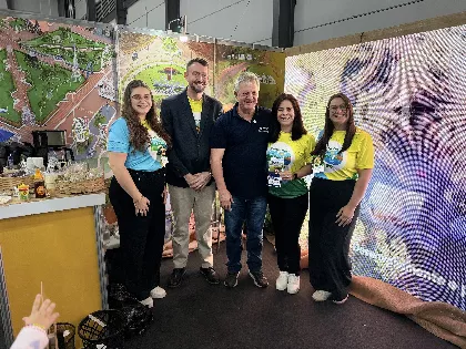 Durante a FIT Pantanal 2026, deputado Dilmar Dal Bosco com representantes do municipio de Marcelândia