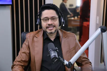 Música é Lei recebe Carlos Eduardo Santos, Frente Parlamentar dos Agentes Comunitários