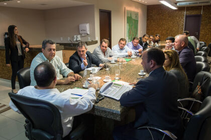 Reunião com prefeito e vereadores de Nova Ubiratã no Palácio Paiaguás 