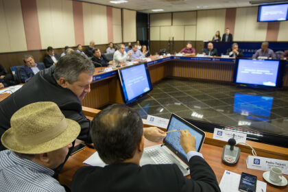 Reunião sobre aeroportos no Palácio Paiaguás