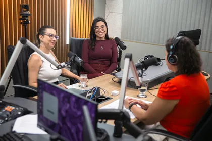 Painel entrevista Nariel Iatskiu, Diretora da Peça Memória Alice Realidade Rosa