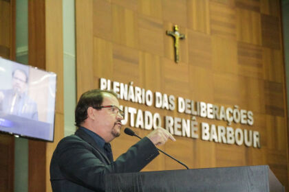 Pedro Satélite solicita urgência na liberação de repasse para HR de Peixoto