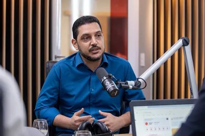 Painel entrevista Vinícius da Nova Acrópole MT