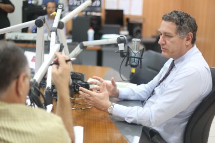 Rádio recebe diretor clínico do Instituto Machado, dr. Rosário Casalenuovo Jr. 