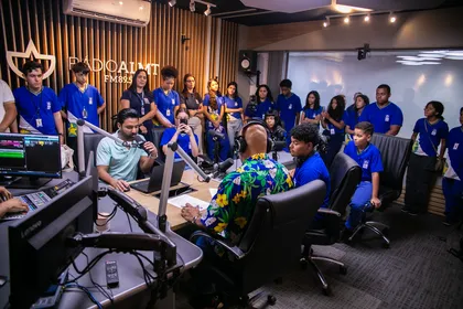 Rádio ALMT recebe estudantes da EMEB Marechal Cândido Mariano da Silva Rondon
