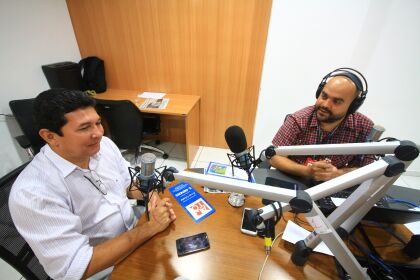 Entrevista com  O artista Sebastião Mendes Rádio AL