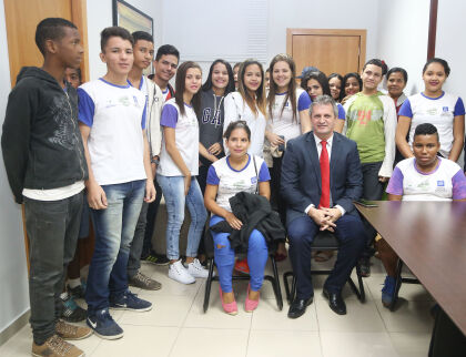 Deputado Dilmar Dal Bosco recebe alunos da Escola Estadual Aureolina Eustácia Ribeiro, de Cuiabá