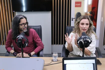 Painel entrevista Priscila Almeida e Alvaro Molina, sobre Linguagem Simples