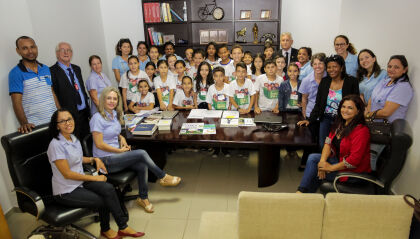Alunos da Escola Estadual João Batista, de Tangará da Serra, visitam a AL