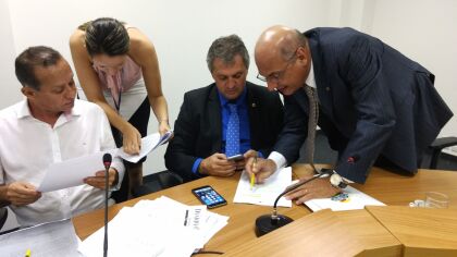 Zeca Viana intervém e amplia debate para melhorarprojeto do Refis