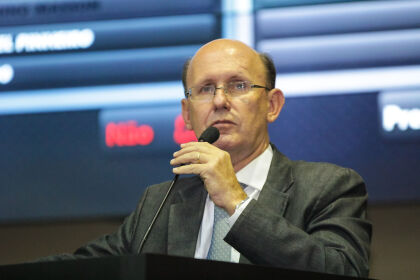 Carlos Avalone toma posse na Assembleia Legislativa de Mato Grosso