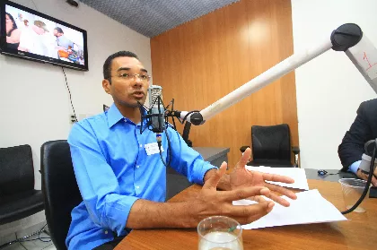 Rádio ALMT recebe o candidato a Prefeito de Cuiabá  Renato Santtana 