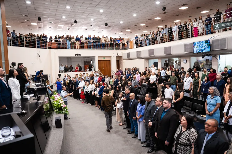 ALMT homenageia servidores e destaca impacto do trabalho público na sociedade