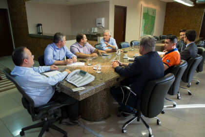 Reunião com governador Pedro Taques para discutir a falta de água em Tangará da Serra