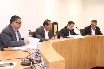 Comissão de Fiscalização acata 41 emendas, rejeita 27 e aprova relatório final da LDO