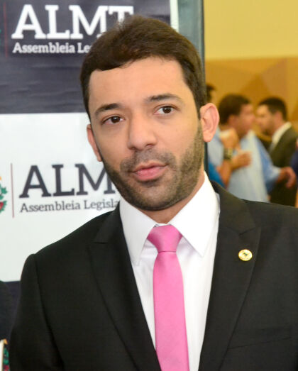 Deputado Jajah Neves  na posse da nova mesa diretora da ALMT