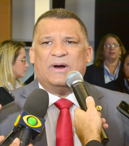 Deputado Silvano Amaral na posse da nova mesa diretora da ALMT