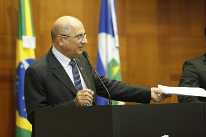 Zeca Viana cobra transparência sobre disponibilidade de caixa do governo estadual