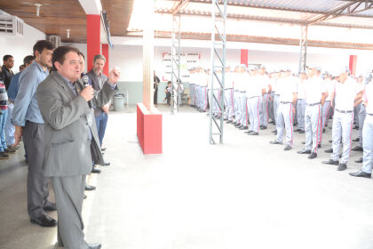 Deputado Sebastião Rezende em visita a escola PM Tiradentes