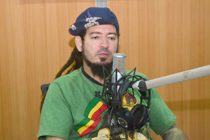  Rapper P-Brother da banda SALOMANOS em entrevista para rádio AL