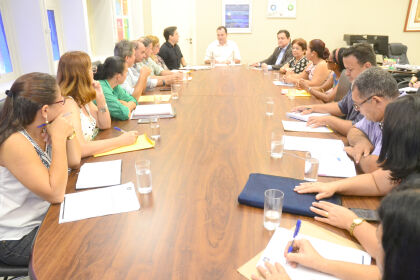 Deputado Sebastião Rezende  com o secretário de educação e diretores de escolas de ROO