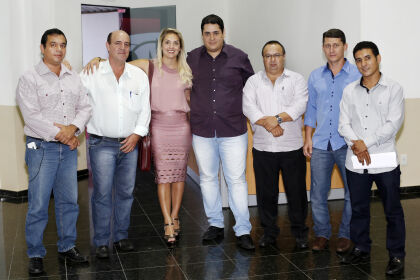 Deputada Janaína Riva com o prefeito de Alto Araguaia, Gustavo Melo, e vereadores 