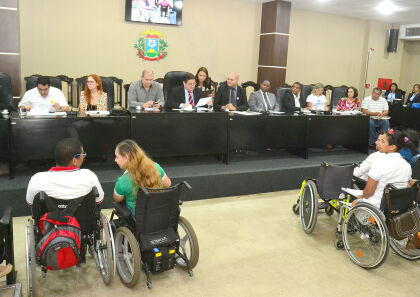Demandas das pessoas com deficiência são debatidas na ALMT