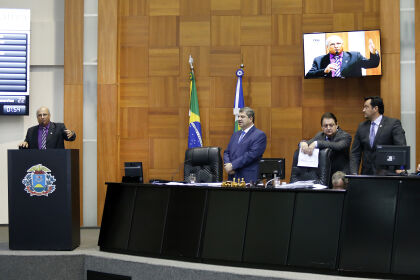 Zeca Viana contesta valores do VLT e apresenta proposta de R$ 710 milhões