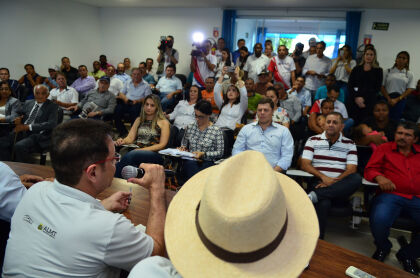 Botelho se reúne com lideranças e entrega moções de aplausos em Campo Verde