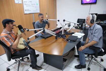 Sidnei Soares e Igor Mariano no programa SONS DE MATO GROSSO da rádio Assembleia
