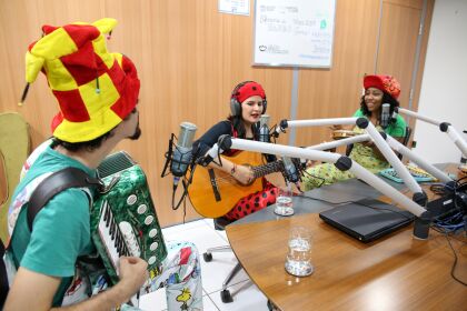 Grupo Monofoliar no programa Balaio Brasil da rádio assembleia