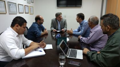  Dep. Guilherme Maluf  reúne-se com representantes do Sindirecicle