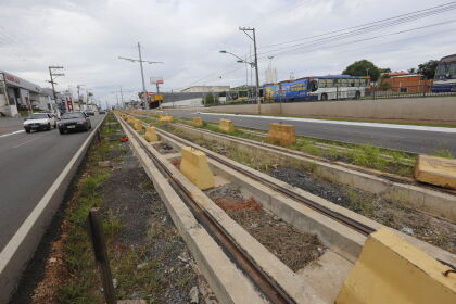 Os trilhos do VLT serão removidos para dar espaço às vias exclusivas do BRT