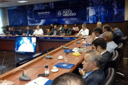 Deputado Adalto de Freitas participa de reunião no Palácio Paiaguás 