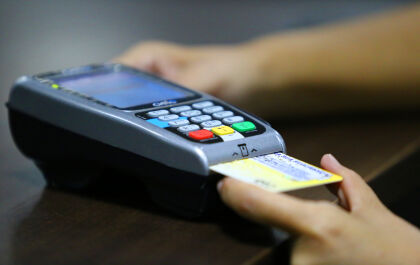 Correspondentes bancários devem avisar clientes sobre bloqueio do cartão de crédito