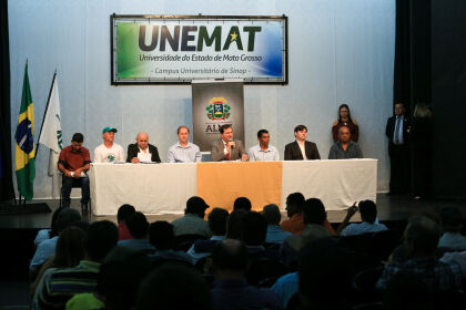 UNEMAT Notícias -Professor da Unemat lança jogo educativo em Feira  Internacional