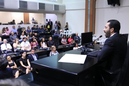 Jajah Neves entrega títulos de cidadão mato-grossense