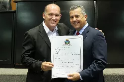 Baiano Filho homenageia 86 personalidades atuantes em MT