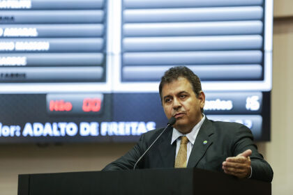 Adalto de Freitas quer revitalização do Parque Tia Bia, em Barra do Garças