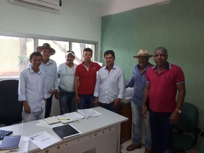 Comitiva de Nova Bandeirantes recorre ao deputado Silvano por apoio à zona rural