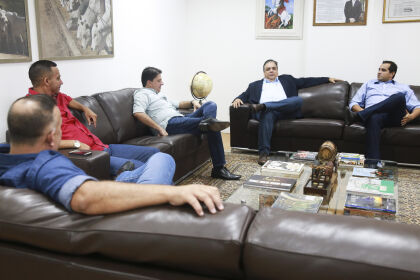 Gilmar Fabris recebe prefeito Valdirzinho e vereadores de Santo Antônio do Leverger
