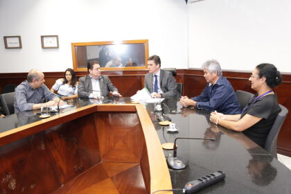 Deputado Sebastião Rezende e representantes do CDL de Rondonópolis na Sefaz