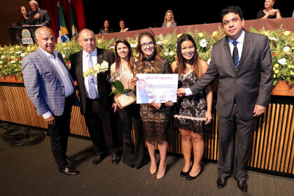 Deputados Nininho e Janaina entregam Moções de Congratulação pelo Dia Internacional da Mulher