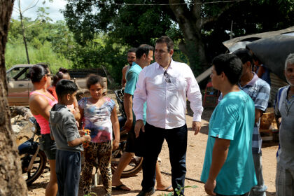 Deputado Adalto de Freitas visita comunidade Monte Carmelo
