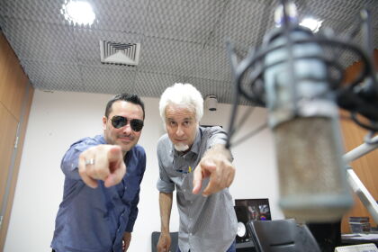Entrevista na Rádio Assembleia com o ex-vocalista das Bandas Strauss e Alkimia, Leonardo Epaminondas