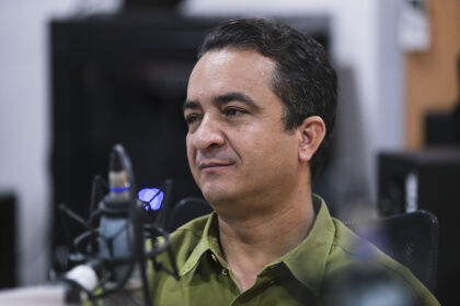 Deputado Macrean Santos em entrevista a rádio ALMT