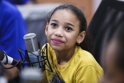 Visita dos alunos da LBV em homenagem ao Dia do Rádio