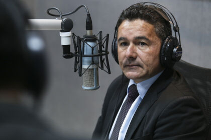Rádio Assembleia entrevista o deputado João Batista