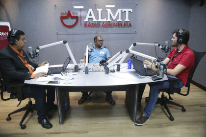 Rádio Assembleia entrevista Sivaldo Francisco de Oliveira, presidente da Associação do Shopping Popular de Cuiabá