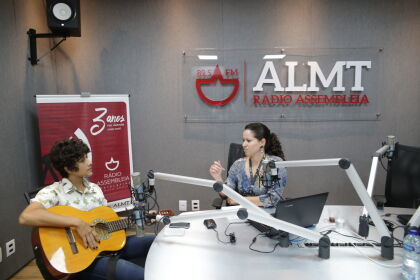 Cantora Sabiá no programa Drops de Cerrado da Rádio Assembleia